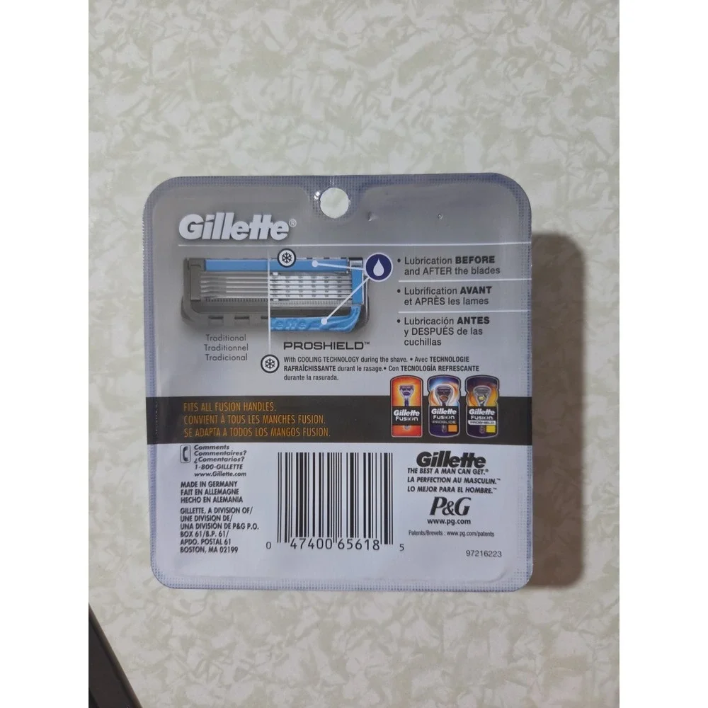 Gillette Fusion5 ProShield Chill Men's Razor Blades - 2 Pack